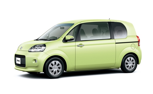 2012年7月23日 2代目へフルモデルチェンジ