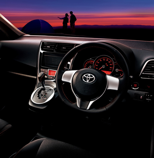 ラクティスの運転席_2