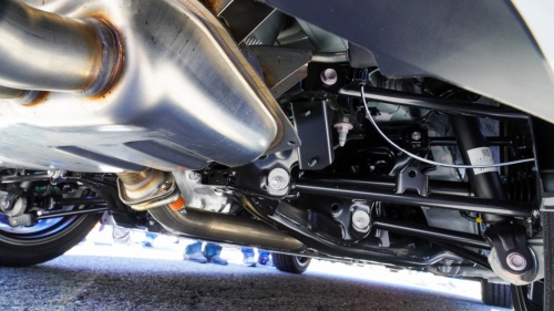 改良モデルに世界初の車両姿勢安定化制御「KPS」を採用!