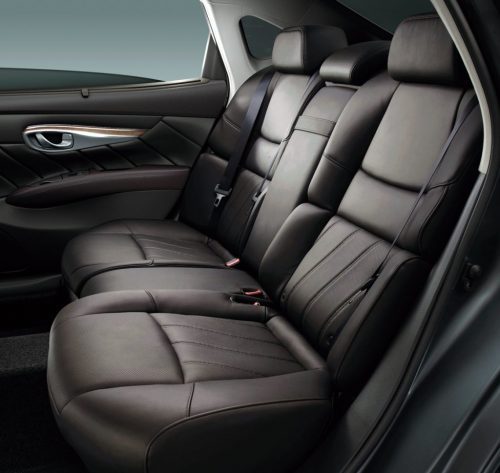 国産車で唯一ライバルと言える存在「日産シーマ」 -2