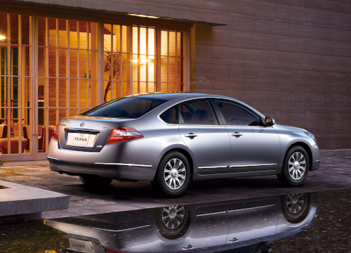 中古車のティアナを賢く探すのなら