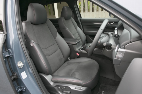 燃費の良いディーゼルモデルが多数流通「マツダCX-8(現行型)」4