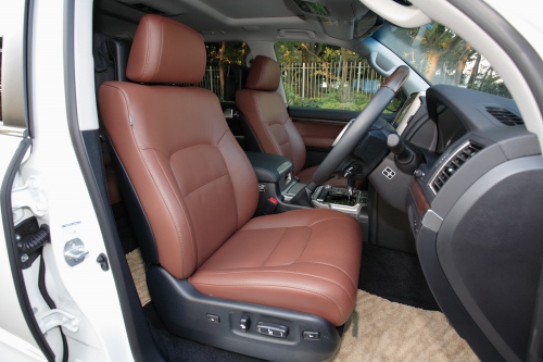 高年式車は新車価格を上回る価格で流通「トヨタランドクルーザー(旧型・200系)」4