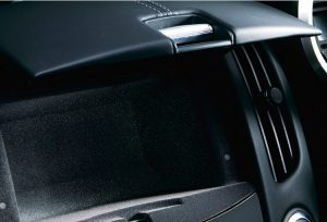 インストアッパーボックス(フェアレディZに標準装備)