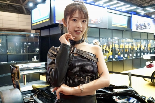 【OHLINS】清楚なのにワイルドなコスチュームがカッコいい!2