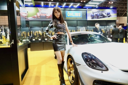 【OHLINS】清楚なのにワイルドなコスチュームがカッコいい!