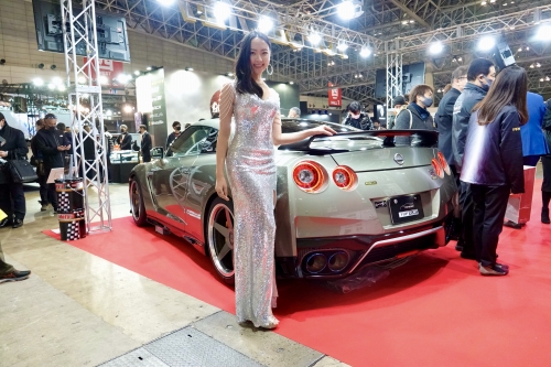 【TOP SECRET】きらびやかなドレスが似合う!