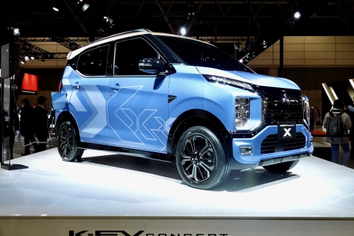 【三菱】話題の軽EVのコンセプトモデルを展示