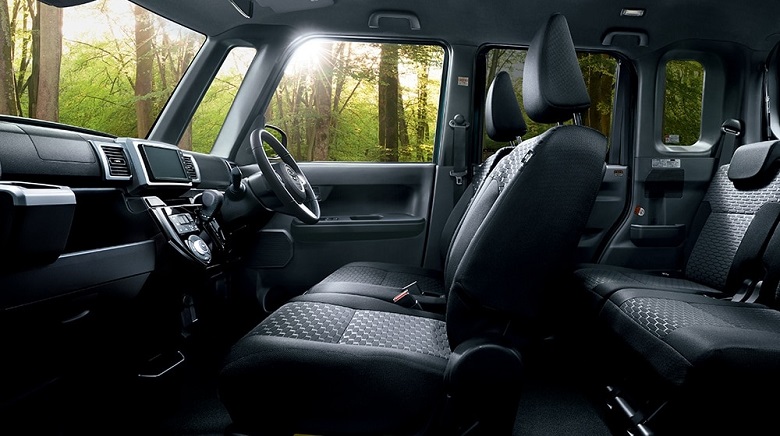 広さや積載性の高さが魅力！ピクシスメガの内装を深掘り