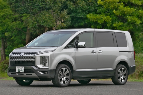 唯一無二のミニバンSUV、ロングセラーだけに幅広い価格帯で中古車が狙える「三菱デリカD:5(現行型)」