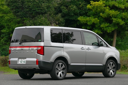 唯一無二のミニバンSUV、ロングセラーだけに幅広い価格帯で中古車が狙える「三菱デリカD:5(現行型)」2