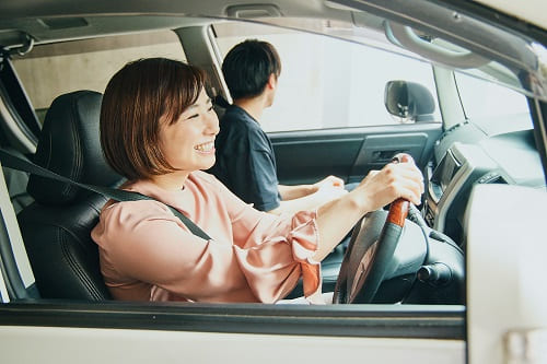 日頃のお手入れと定期的なプロのチェックでエアコンをイメージした画像のにおいは防止できる