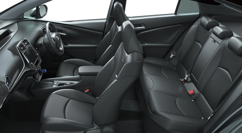 ミッドブルーのアクセントカラーが印象的な「ツーリングセレクション」