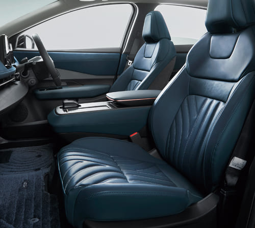 サンライズカッパーのエクステリア+ブルーグレーのインテリアがイチオシ