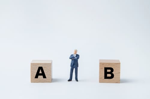 軽キャンピングカーの内装はビルダーとDIYのどっちがいい?