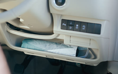 インパネアンダートレー(運転席)