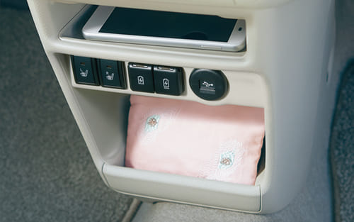 センターロアトレー&センターロアポケット