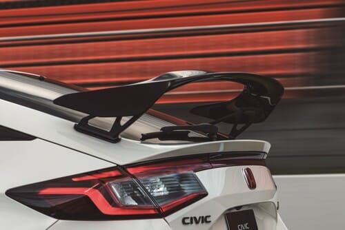 なによりサーキットでの安心感の高さがスゴい!