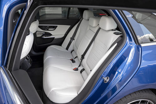 第2位 メルセデス・ベンツ「Cクラス ステーションワゴン」3