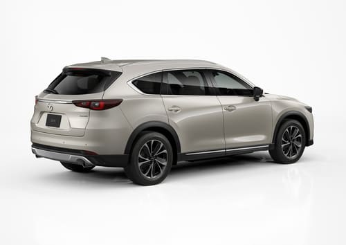 第1位　マツダ「CX-8」外観のスタイリッシュさはそのままに居住空間を確保している