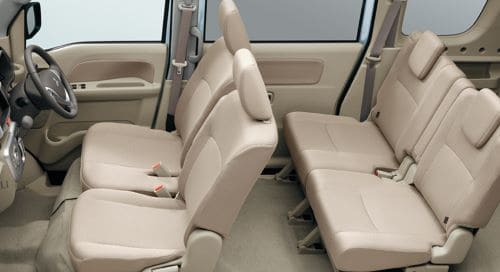 ベージュベースのシンプルな内装 ベージュベースのシンプルな内装