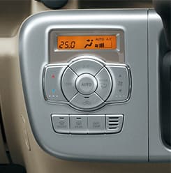 シルバーをあしらって上質感を演出 シルバーをあしらって上質感を演出