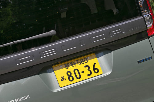 なんと1万6000台の予約の6割が4WD!