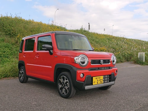 第1位 スズキ「ハスラー」 レトロに頼らないオリジナリティ豊かな内外装のデザイン、走りも良い! 第1位 スズキ「ハスラー」 レトロに頼らないオリジナリティ豊かな内外装のデザイン、走りも良い!