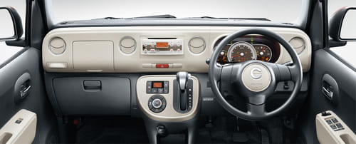 ダイハツ「ミラココア」（2009年〜2018年） 雑貨的なデフォルメデザインにレトロをプラス2