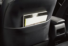 助手席シートバックポケット（「X」を除くグレードに標準装備）