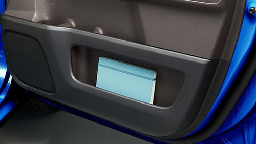 ボトルホルダー付き大型ドアポケット(運転席・助手席)