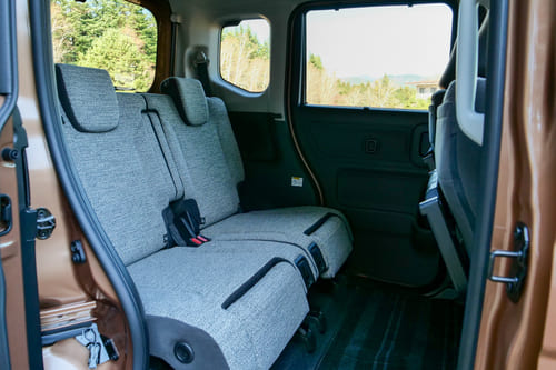 新型の目玉!リアシートは「オットマン」など3つのモードを選べる_ノーマル