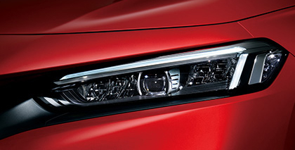 LEDヘッドライトを標準装備