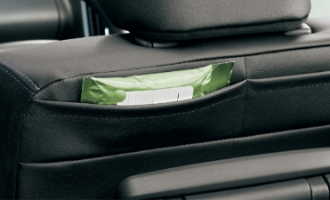 運転席シートバックポケット(「L」を除くグレードに標準装備)