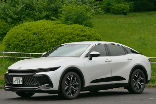 2位:トヨタ「クラウンクロスオーバー」 独立した機関から安全な車というお墨付きをもらった新感覚モデル