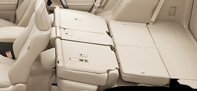 ランドクルーザープラドの荷室の収納&座席アレンジ2