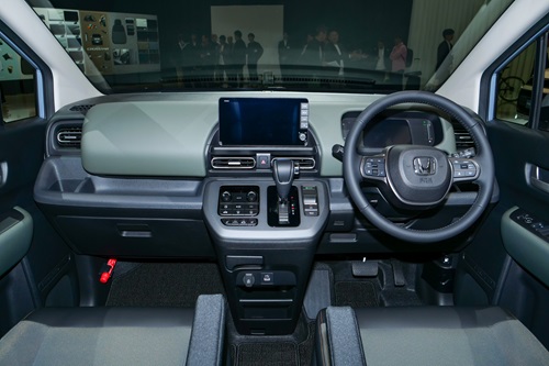 シエンタはミニバンではなくスライドドア付きコンパクトカー?