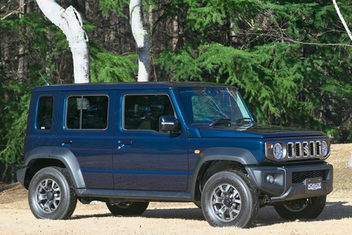 待望の5ドアジムニー、その名は「ノマド」!