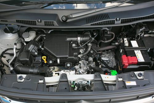 新エンジンでスムーズになった走り、ソフトだが不安はない