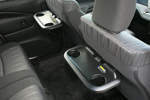 最新の運転支援と電動パーキングブレーキも採用