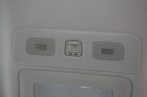 最新の運転支援と電動パーキングブレーキも採用