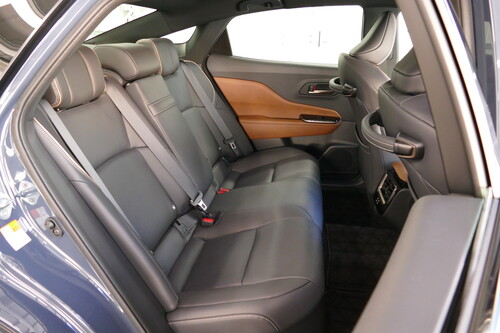 高速で光る今どきなクーペSUV〜クラウンクロスオーバー