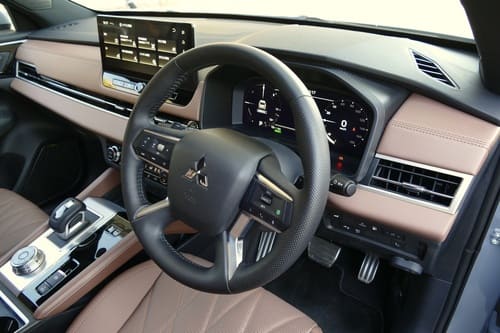 圧倒的に向上した乗り心地と静粛性