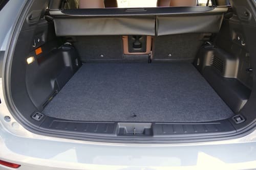 圧倒的に向上した乗り心地と静粛性