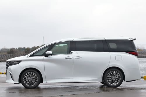 VIPからもファミリーからも支持されるアルファード