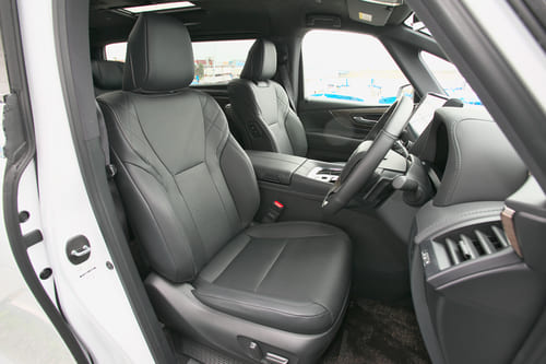 片道30kmはEV、遠出でも充電切れの心配なし、それに＋200万円の価値があるか？