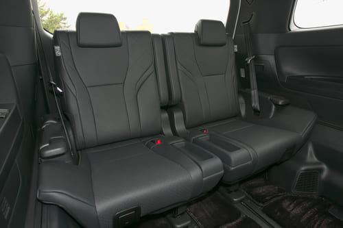 片道30kmはEV、遠出でも充電切れの心配なし、それに＋200万円の価値があるか？