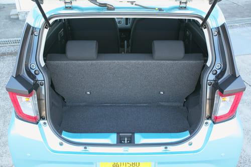 空力性能に優れたシャープなデザイン【ミライース】