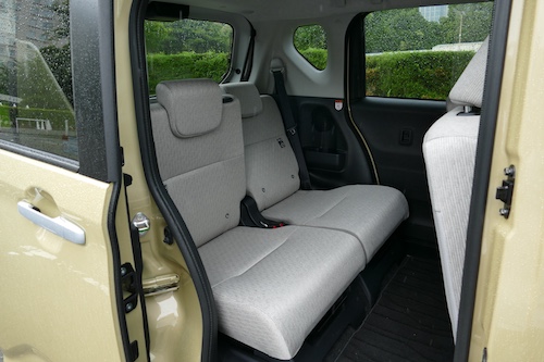 ムーヴXのリアシート