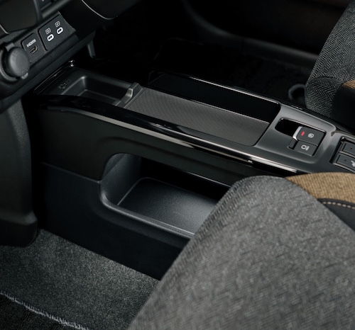 スズキクロスビーMCモデル_202510